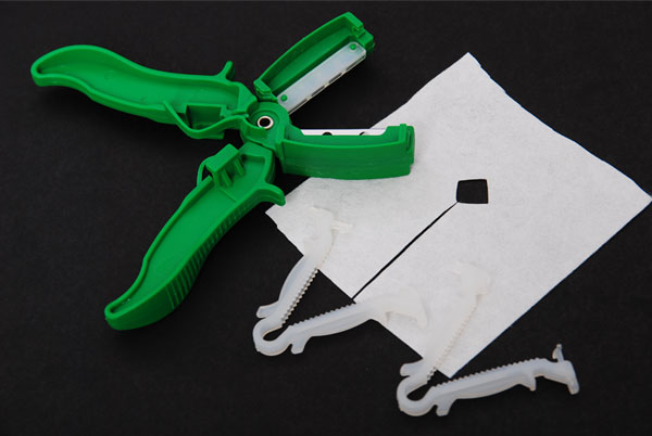 DISPOSABLE CORD SCISSOR